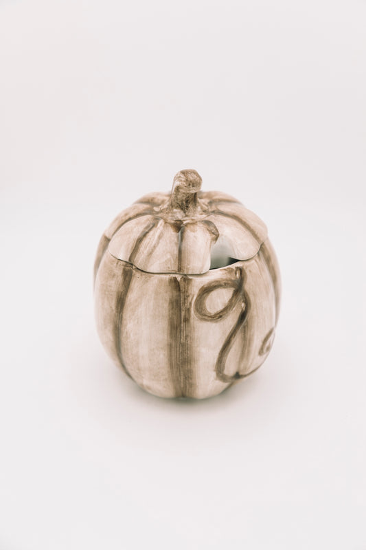 brown/gray pumpkin vessel